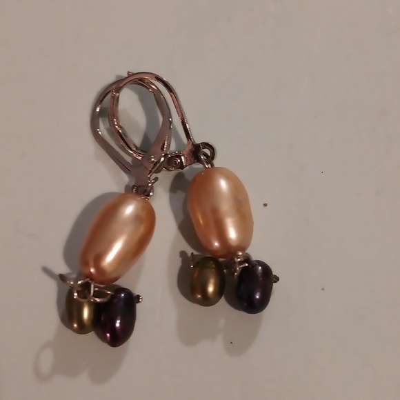 Peach color and gray freshwater pearls earrings - Picture 2 of 2